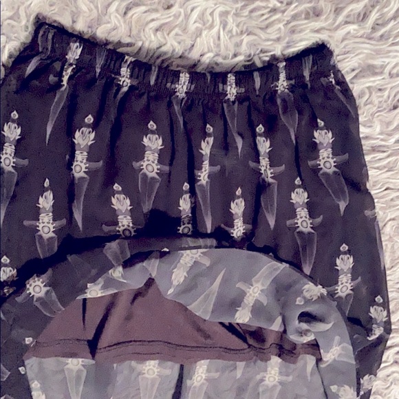 High low dagger skirt - Picture 7 of 7